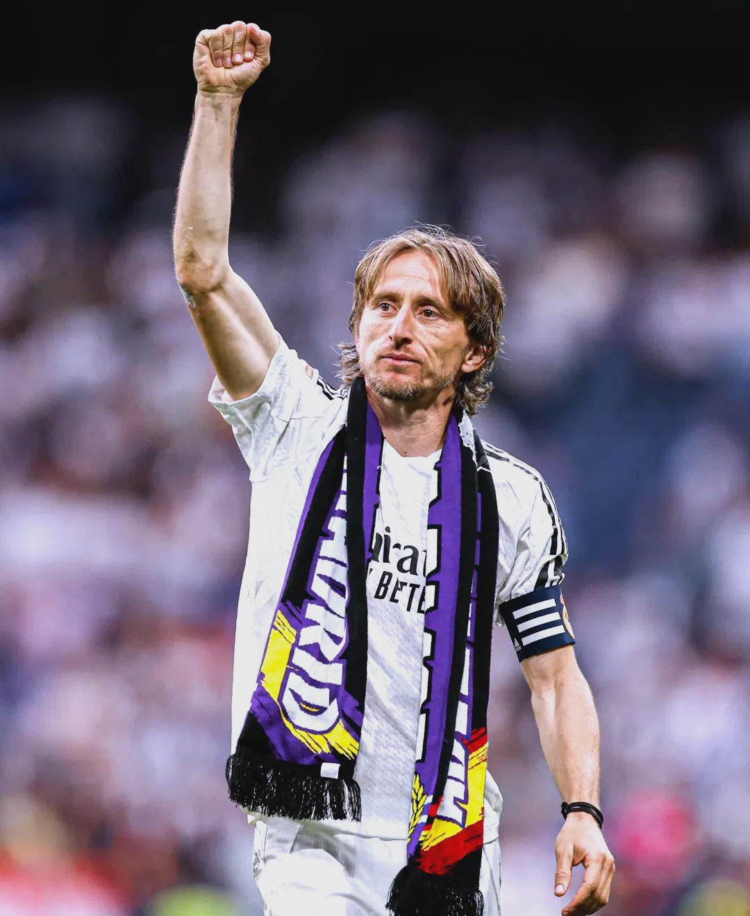 埃贝尔：拜仁已和卡尔续约至29年，他的盘带让我想起梅西