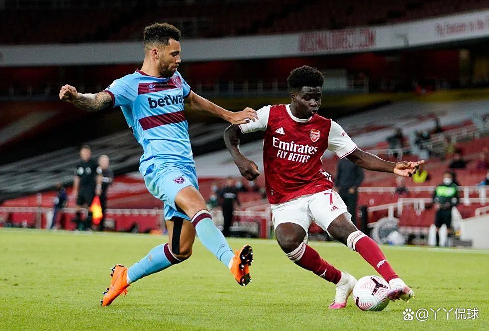 拜仁大胜巩固榜首